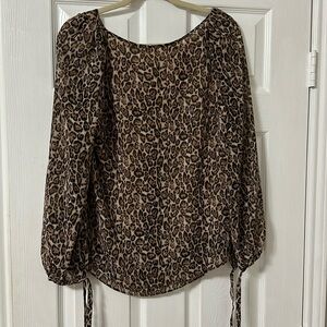 White House Black Market WHBM Cream & Black Leopard Print Long Sleeve Top Sz 4